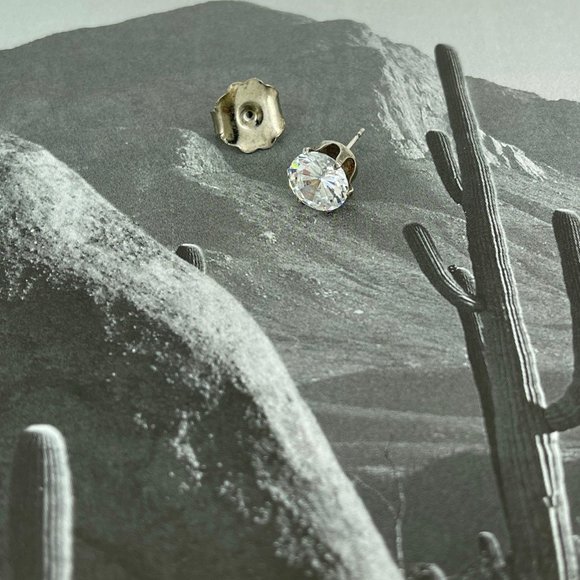 VINTAGE 💎 925 STERLING CZ . ALR 2 CARAT STUD POST SINGLE EARRING . FAUX DIAMOND - Picture 1 of 17